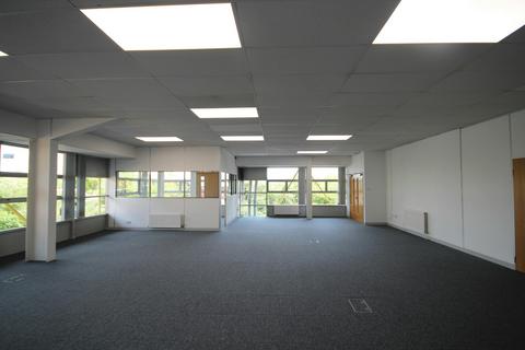 Distribution warehouse to rent, Wainwright Rd Worcester WR4 9WW