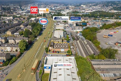 Industrial development to rent, 433 Wakefield Rd Bradford BD4 7LX