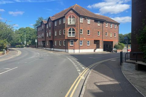 Office to rent, Castle St Taunton TA1 4AS