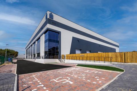 Warehouse to rent, Horton Rd Slough SL3 0BB