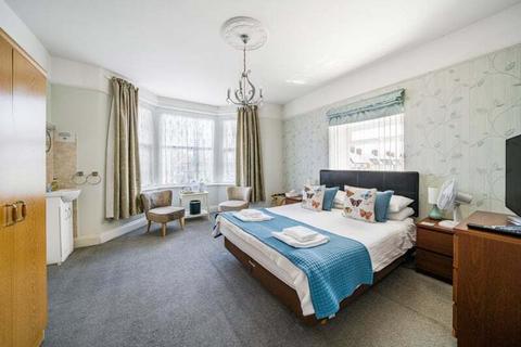 Hospitality for sale, 10 Tregonwell Rd Minehead TA24 5DT
