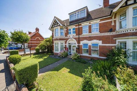 Hospitality for sale, 10 Tregonwell Rd Minehead TA24 5DT