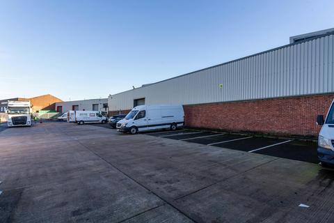 Warehouse to rent, Wharfdale Rd Birmingham B11 2DF