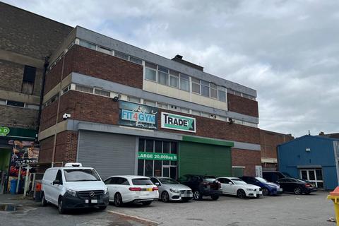 Leisure facility to rent, 309-315 Hessle Rd Hull HU3 4BJ