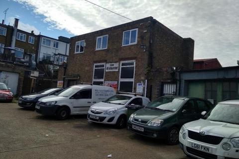 Office to rent, Castle Para Epsom KT17 2PR