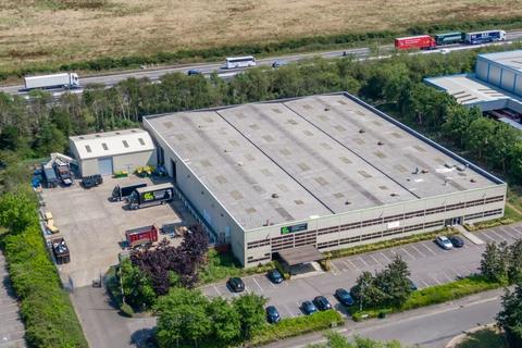 Warehouse to rent, Michigan Dr Milton Keynes MK15 8HQ