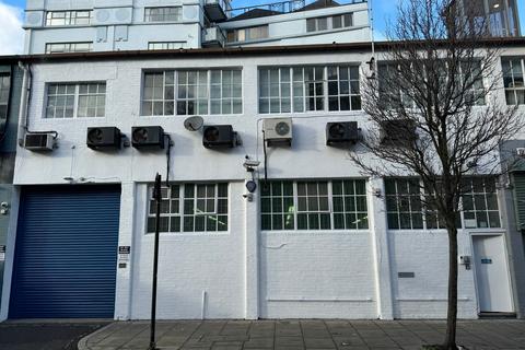 Industrial unit to rent, 3 Boscobel St London NW8 8PS