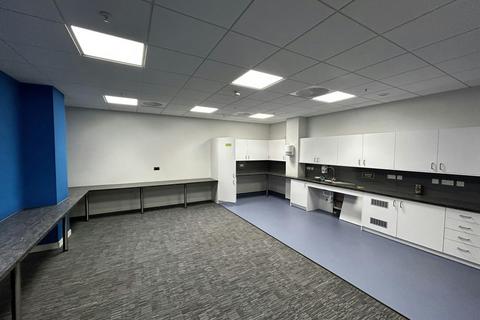 Property to rent, The Plaza Swindon SN1 1LF
