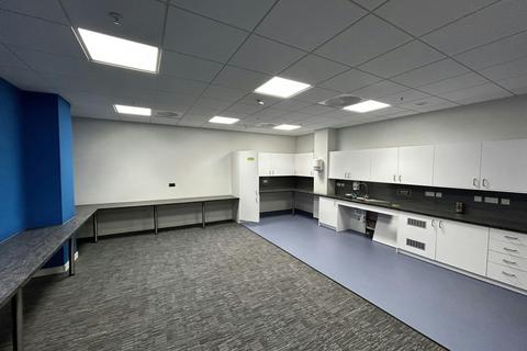Property to rent, The Plaza Swindon SN1 1LF