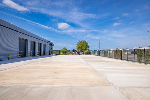 Warehouse to rent, Edinburgh Way Harlow CM20 2TT