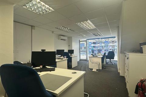 Office to rent, 26-26A Chipstead Valley Rdg Coulsdon CR5 2RA
