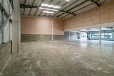 Warehouse to rent, Kendal Ave London W3 0AF