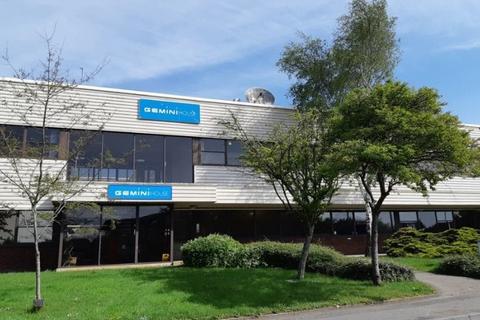 Industrial unit to rent, Hargreaves Rd Swindon SN25 5AJ