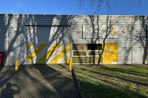 Warehouse to rent, 1-17 Kembrey Park Swindon SN2 8UN