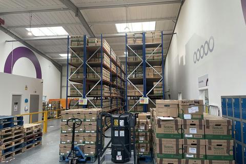 Warehouse to rent, Yew St Stockport SK4 2JZ
