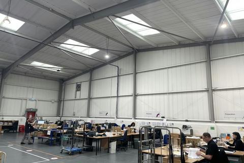Warehouse to rent, Yew St Stockport SK4 2JZ