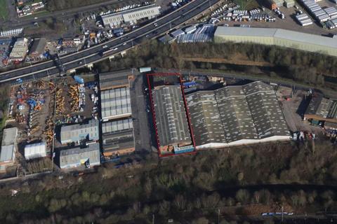 Warehouse to rent, Summit Crescent Smethwick B66 1BT