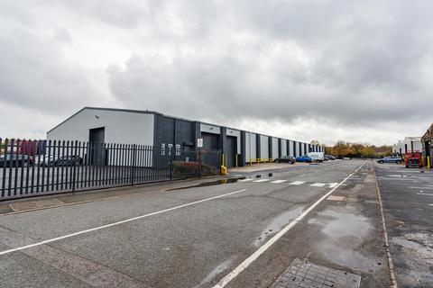 Warehouse to rent, Summit Crescent Smethwick B66 1BT