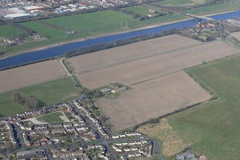 Warehouse to rent, Welsh Rd Deeside CH5 2RA