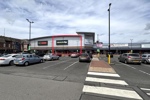 Retail property (high street) to rent, Astle Retail Park West Bromwich B70 8