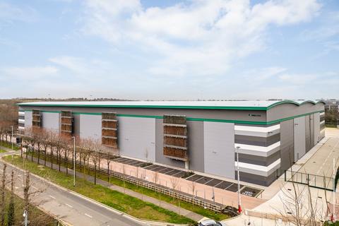 Warehouse to rent, Iron Bridge Rd Uxbridge UB11 1BT