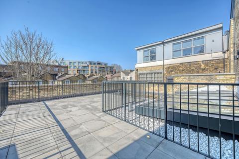 Office to rent, 174-178 Mile End Rd London E1 4LJ