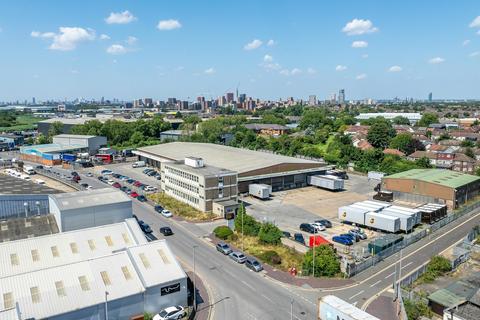 Distribution warehouse to rent, 3-5 Thames Rd Barking IG11 0HB