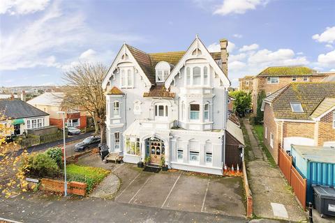 Hospitality for sale, 1 Glendinning Av Weymouth DT4 7QF
