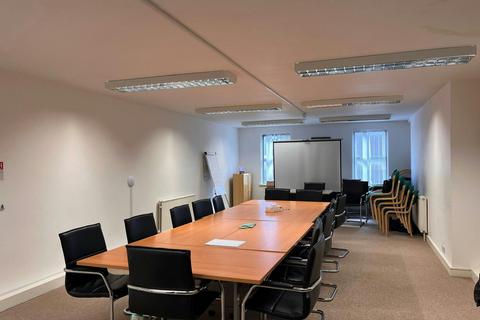 Office to rent, 2-4 Temple St Aylesbury HP20 2RH