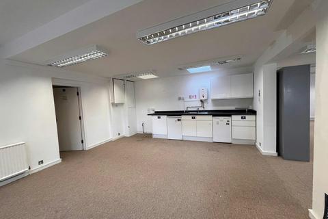 Office to rent, 2-4 Temple St Aylesbury HP20 2RH