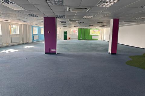 Industrial unit to rent, 42 Bone Ln Newbury RG14 5RD
