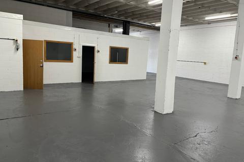 Industrial unit to rent, 42 Bone Ln Newbury RG14 5RD