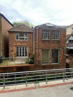 Retail property (high street) to rent, 13-14 Gun St Reading RG1 2JR