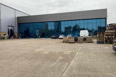 Warehouse to rent, 80-82 Pretoria Rd London N18 1SP