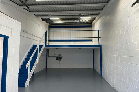 Industrial unit to rent, 297 Ilderton Rd London SE15 1NP