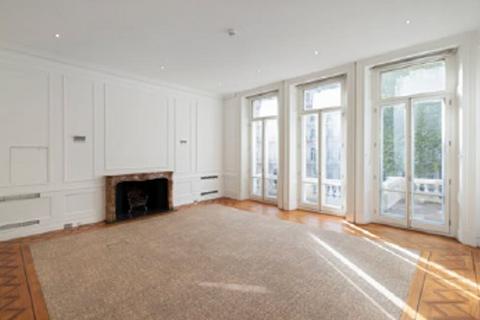 Office to rent, 15-17 Grosvenor Gdns London SW1W 0BD
