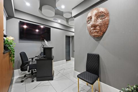 Office to rent, 77 Harley St London W1G 8QN