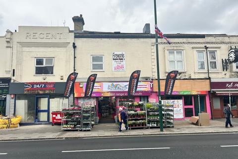 Retail property (high street) to rent, 94-96 Shirley High St Southampton SO16 4FB