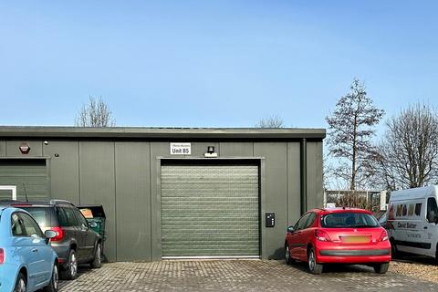 Distribution warehouse to rent, B1-B5 Stockbridge Rd Romsey SO51 0NB