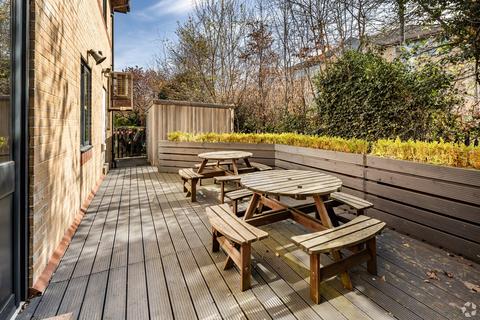 Office to rent, 170 Elland Rd Leeds LS11 8BU