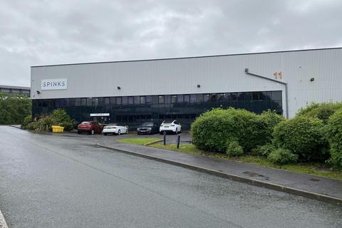 Warehouse to rent, Millshaw Park Ave Leeds LS11 0LR