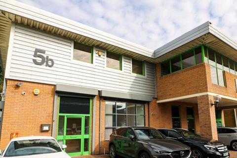 Distribution warehouse to rent, 5A-5B Coleshill Rd Sutton Coldfield B75 7BU