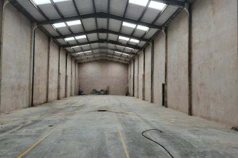 Warehouse to rent, 153 Hurlingham Rd London SW6 3NN