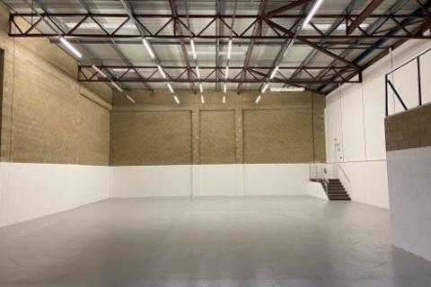 Distribution warehouse to rent, Birch Swindon SN2 8UU