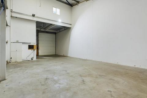 Warehouse to rent, 170 Rowan Rd London SW16 5BN