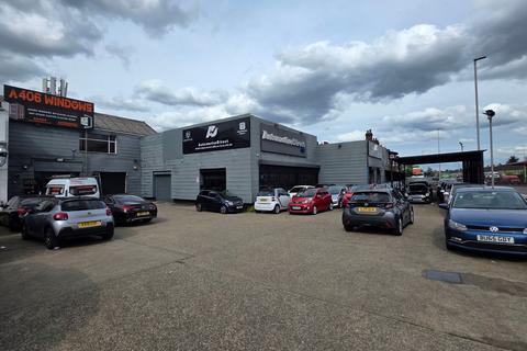Industrial unit to rent, 377 North Circular Rd London N13 5UX