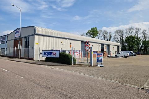 Distribution warehouse to rent, Transfesa Rd Paddock Wood TN12 6UT