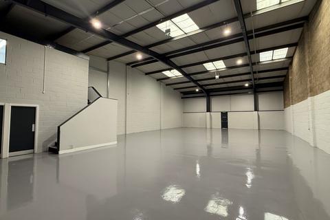 Warehouse to rent, 1-4 Units 2, 7 & 8, Pin Green Industrial Estate Stevenage SG1 4QJ