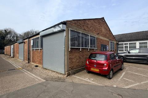 Industrial unit to rent, 16C Mimram Rd Hertford SG14 1NN