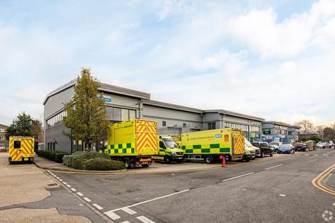 Distribution warehouse to rent, Clock Tower Rd Isleworth TW7 6DT